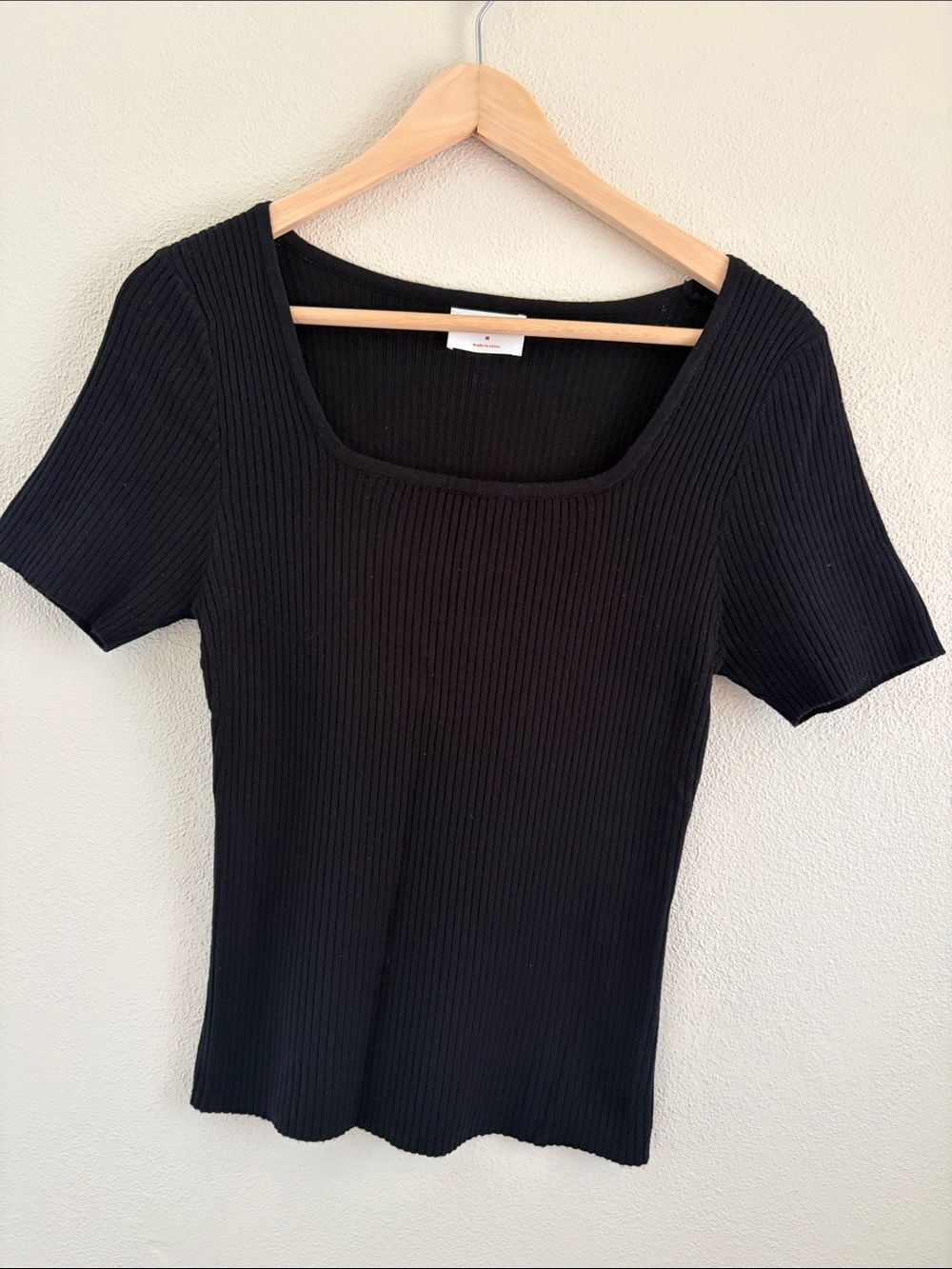 Allie Rose black short sleeve square neck ribbed top | size medium